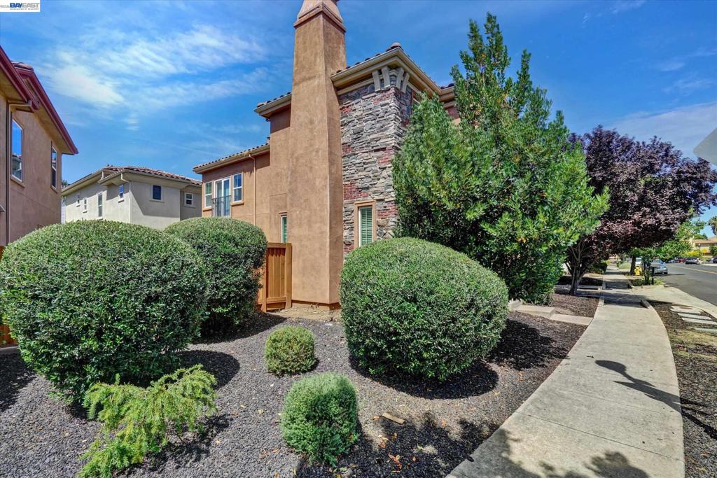 321 Cortona Way Property Photo 42