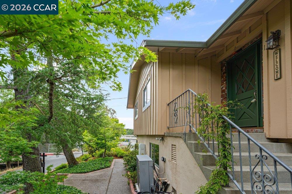1 Kayser Ct Property Photo 3