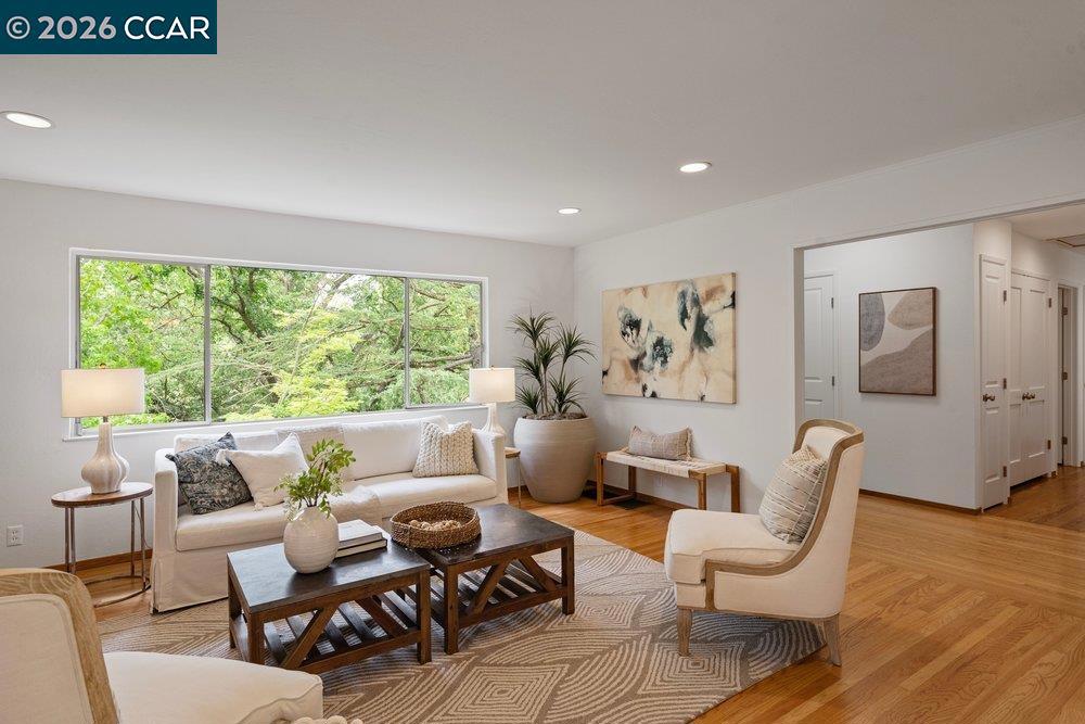 1 Kayser Ct Property Photo 6