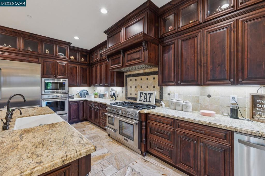 331 Corrie Place Property Photo 28