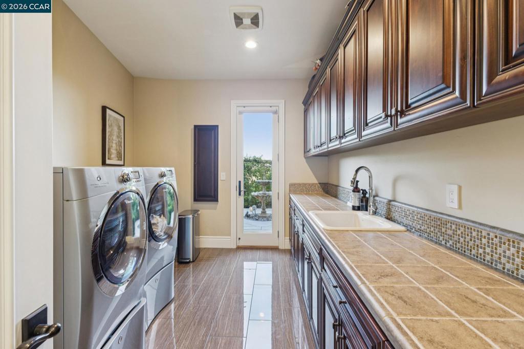 331 Corrie Place Property Photo 33