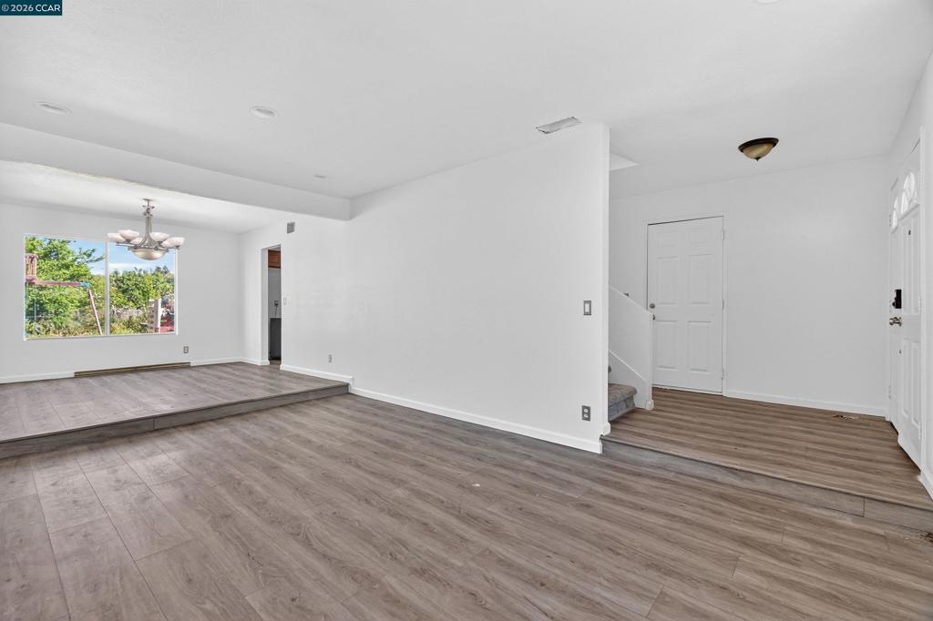 730 Stratford Avenue Property Photo 15