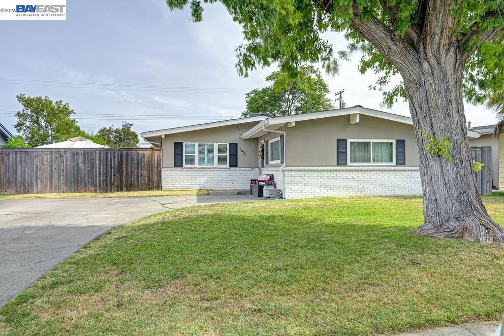 3637 Centinella Drive Property Photo 1
