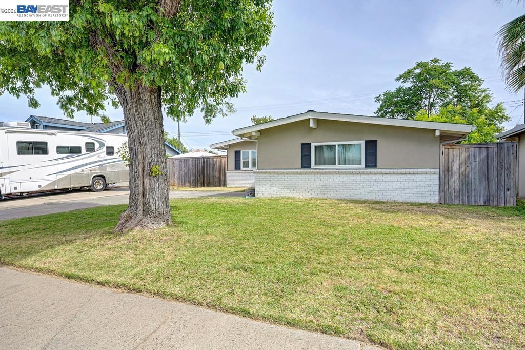 3637 Centinella Drive Property Photo 3