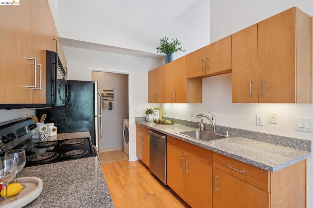 6 Schooner Ct Property Photo 13