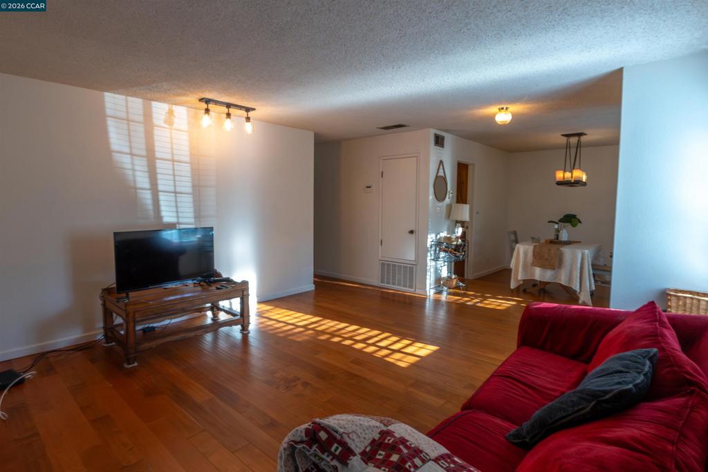 2983 Simas Ave Property Photo 4