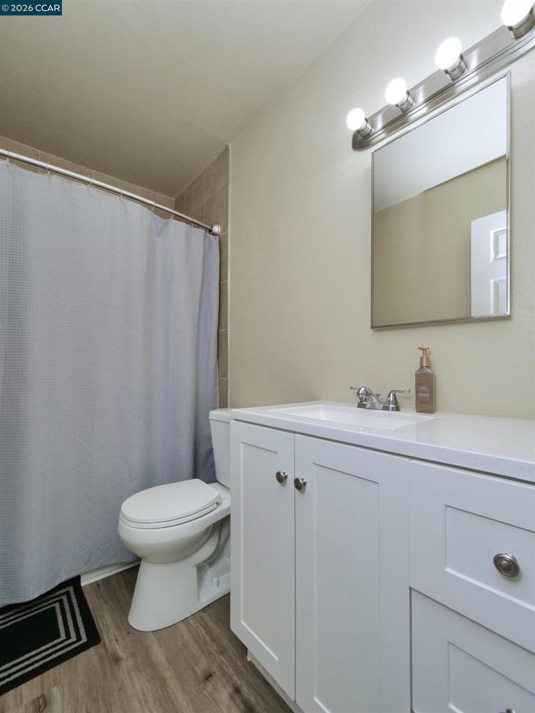 209 Kingston Lane Property Photo 13