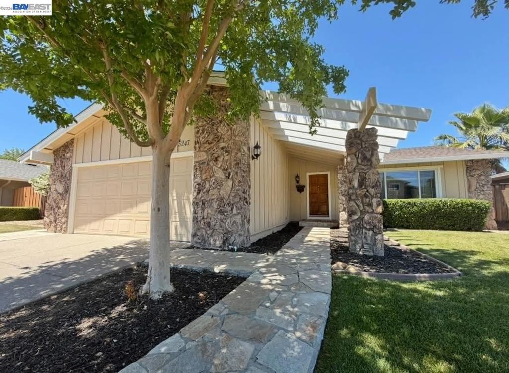 3247 Ensenada Dr Property Photo 3