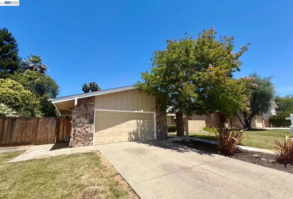3247 Ensenada Dr Property Photo 4