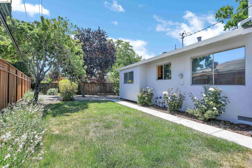 1386 Kathy Ct Property Photo 24