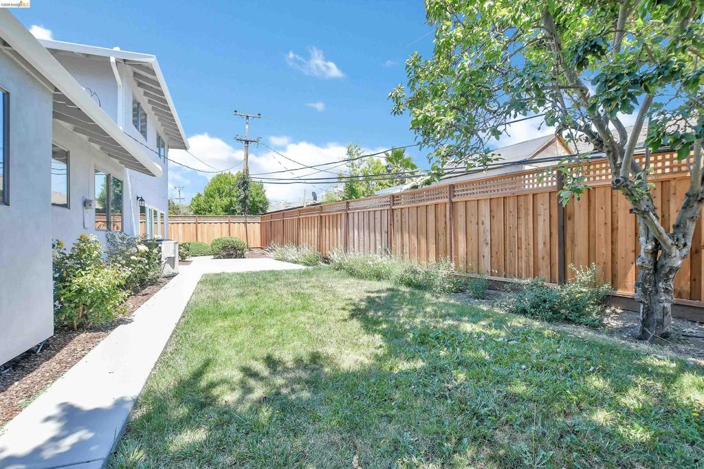 1386 Kathy Ct Property Photo 25