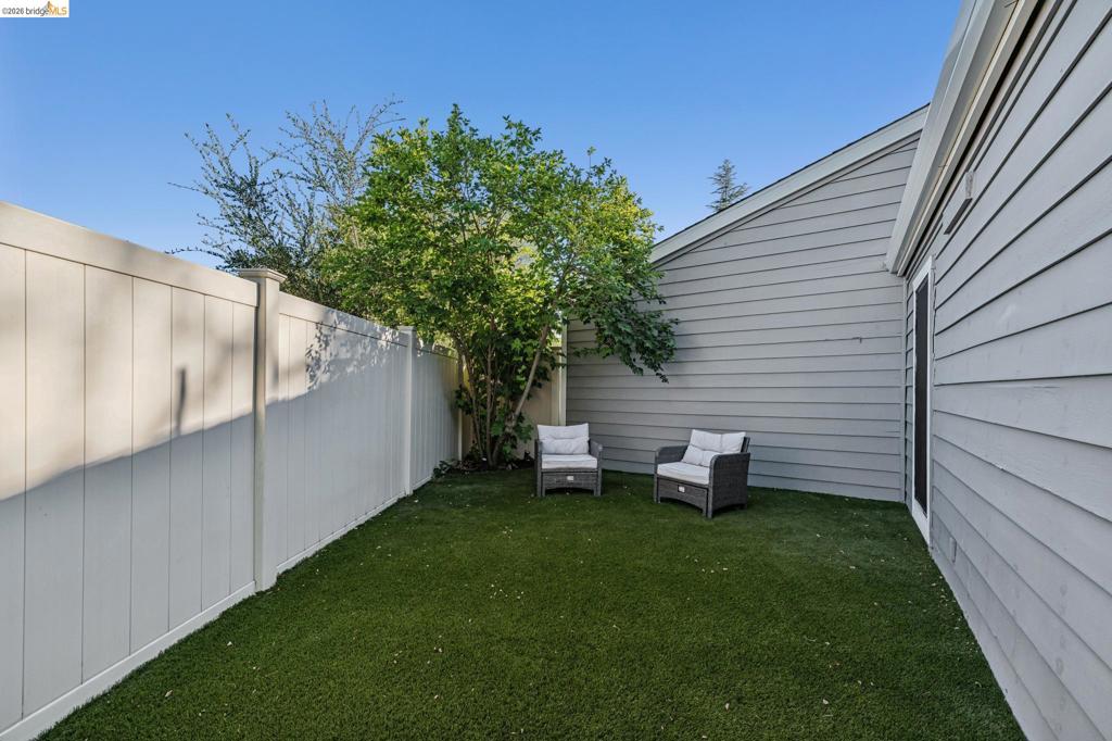 1912 Ascot Dr Property Photo 36