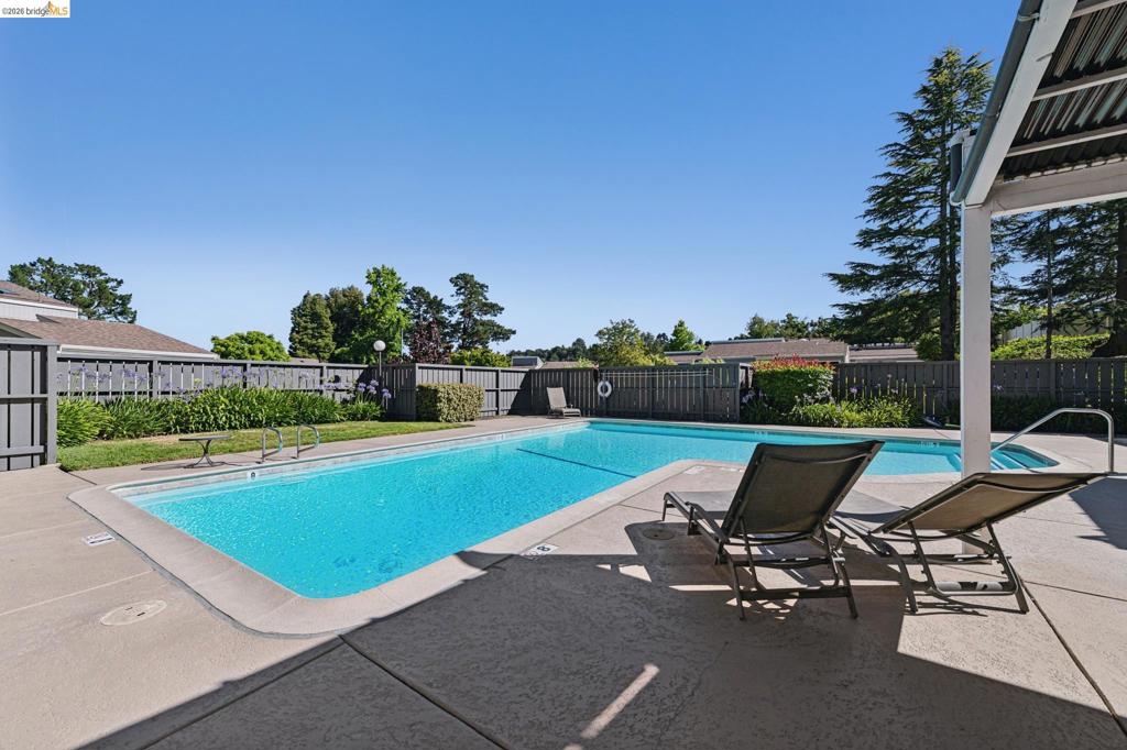 1912 Ascot Dr Property Photo 38