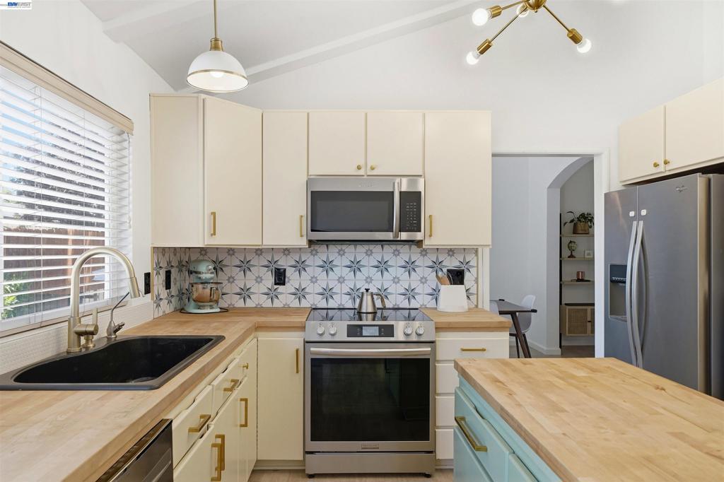 241 Garnet Drive Property Photo 15