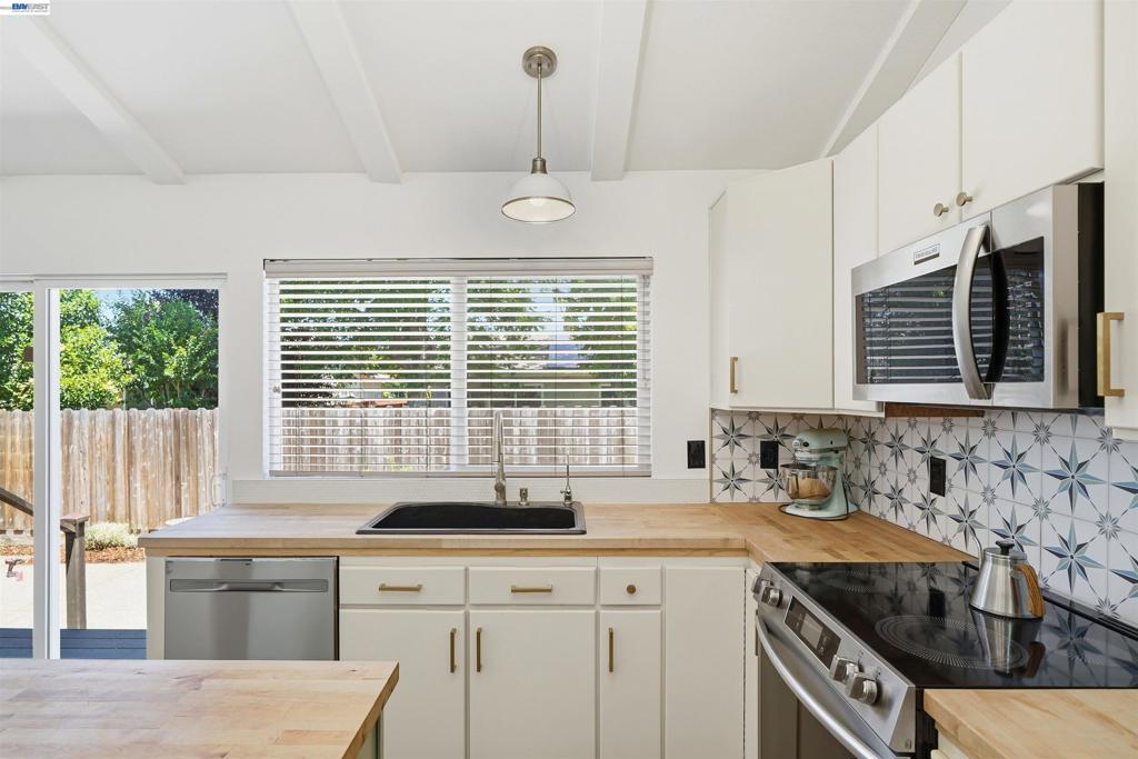241 Garnet Drive Property Photo 16
