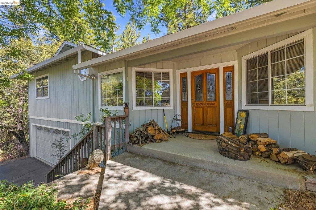 12033 Hillhurst Cir Property Photo 4