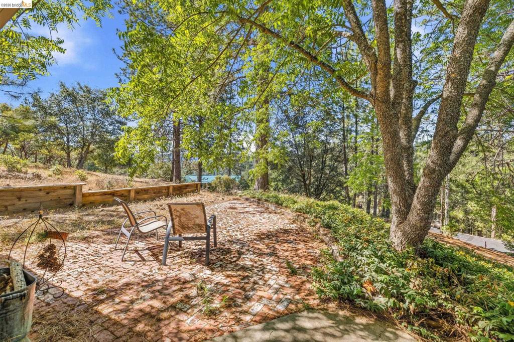 12033 Hillhurst Cir Property Photo 6