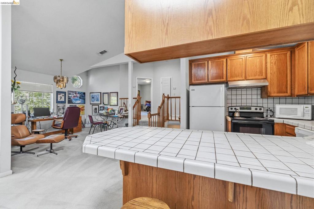 12033 Hillhurst Cir Property Photo 10