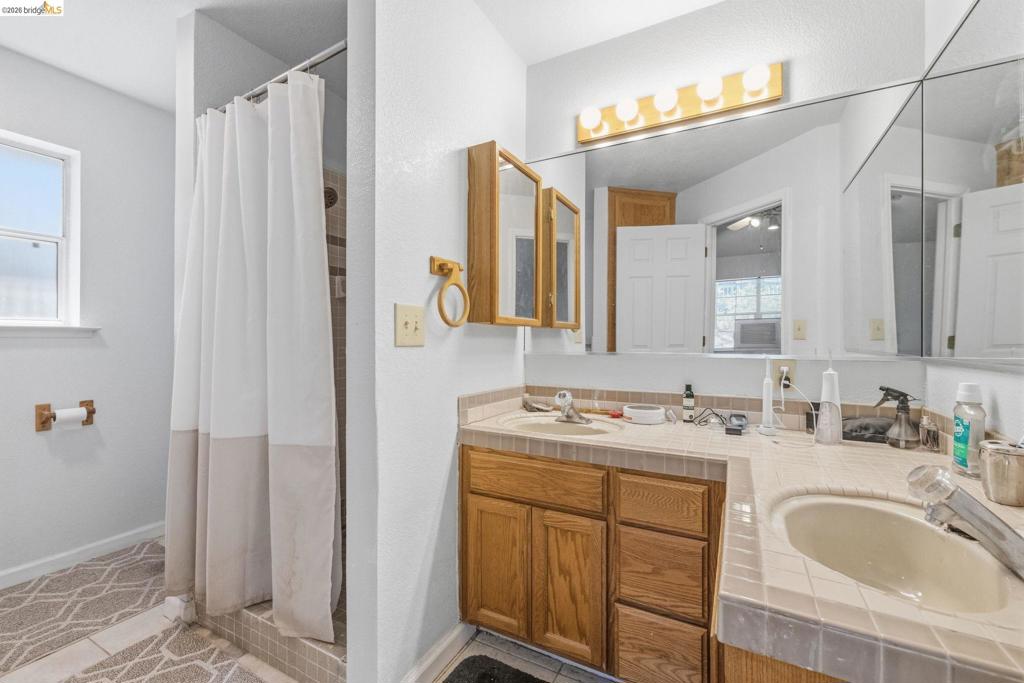 12033 Hillhurst Cir Property Photo 16