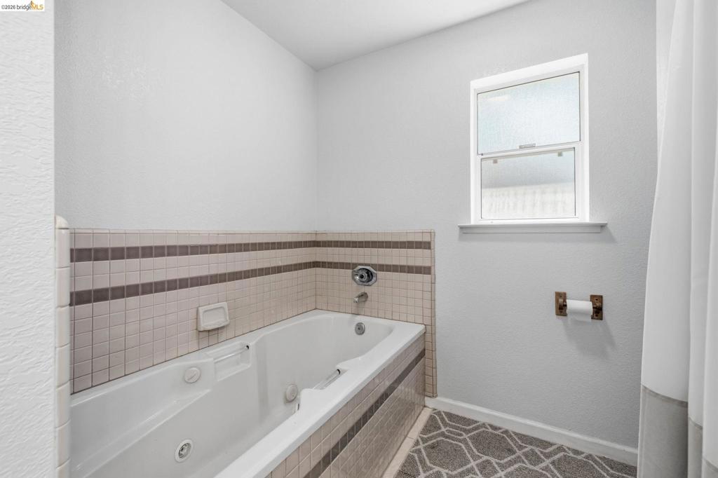 12033 Hillhurst Cir Property Photo 17