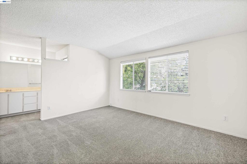 7552 Silvertree Ln 25 Property Photo 24