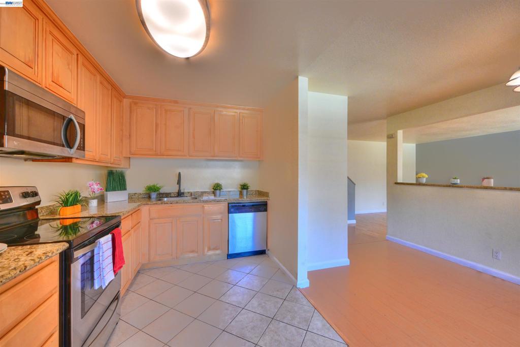 660 Fargo Ave 6 Property Photo 15