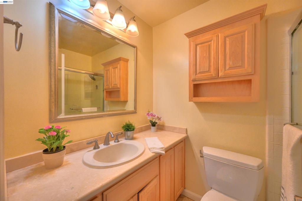 660 Fargo Ave 6 Property Photo 17