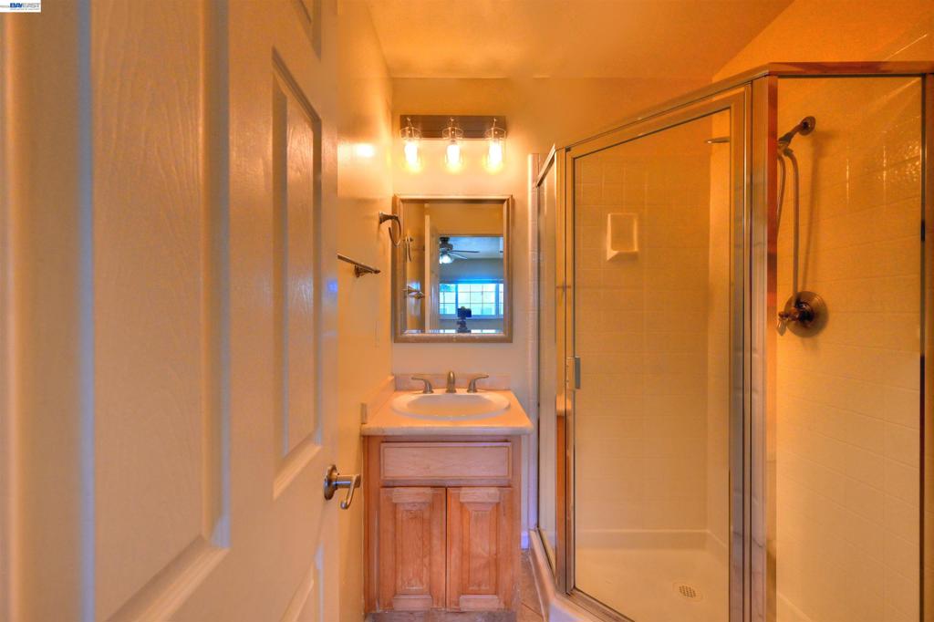 660 Fargo Ave 6 Property Photo 18
