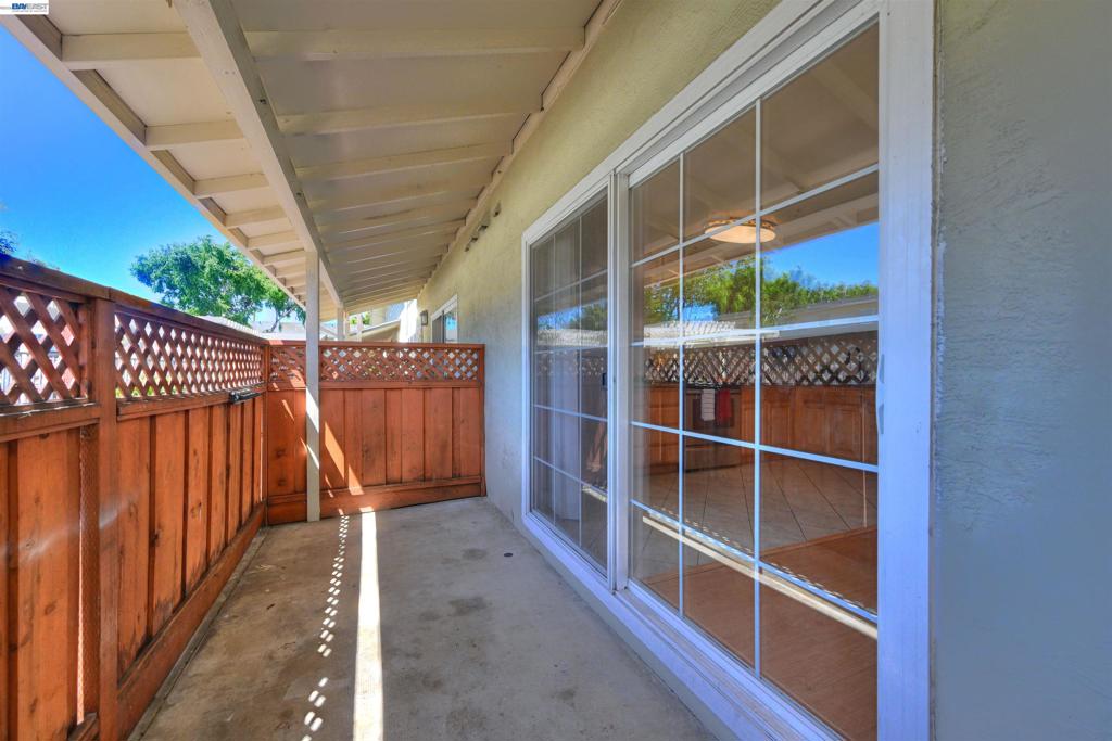 660 Fargo Ave 6 Property Photo 25