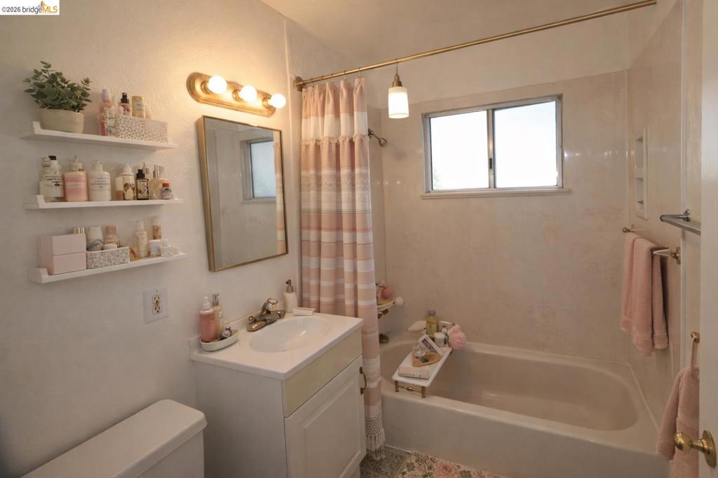 2656 38th Ave Property Photo 5