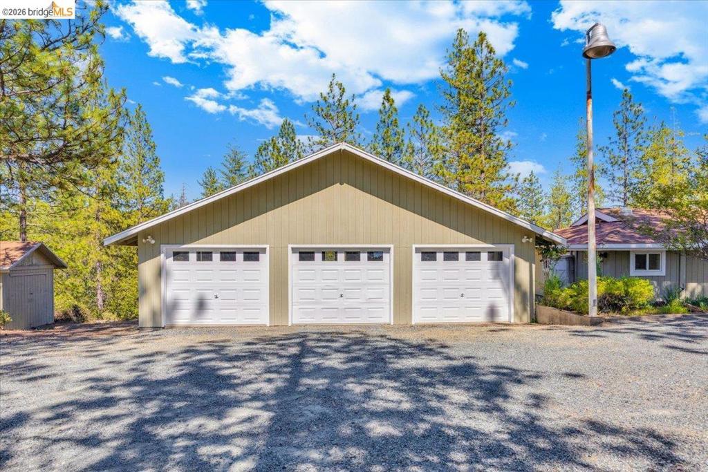 10421 Dexter Ln Property Photo 4