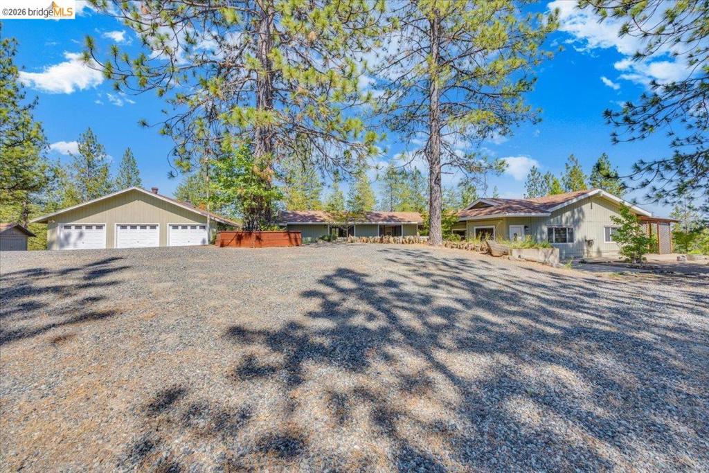 10421 Dexter Ln Property Photo 8