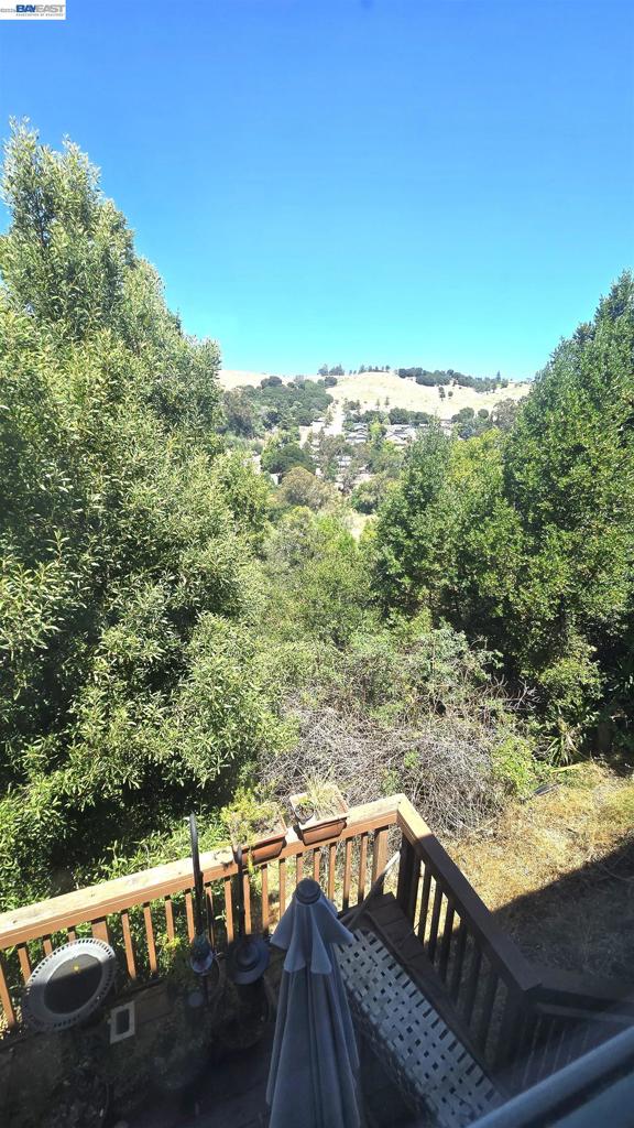 8600 Seneca Property Photo 28