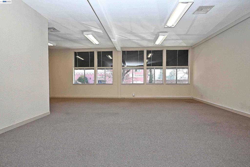 6211 A La Salle Ave Property Photo 14
