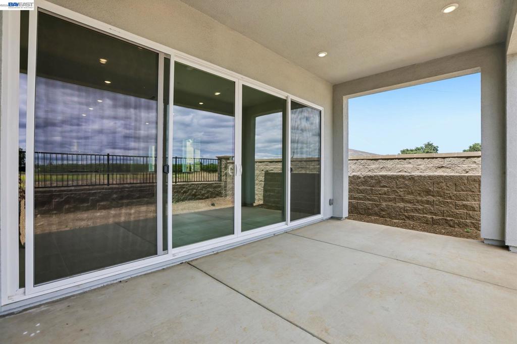 1095 Riverbend Drive Property Photo 23