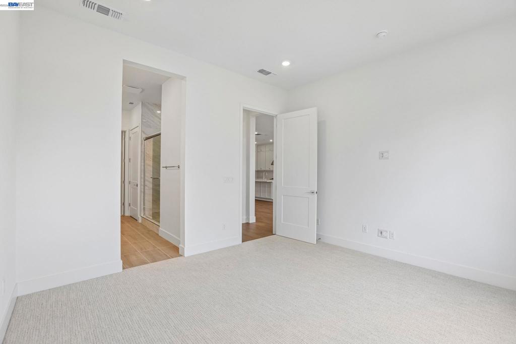 1079 Riverbend Drive Property Photo 12