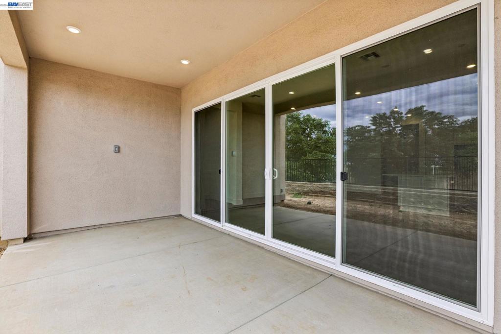 1079 Riverbend Drive Property Photo 21