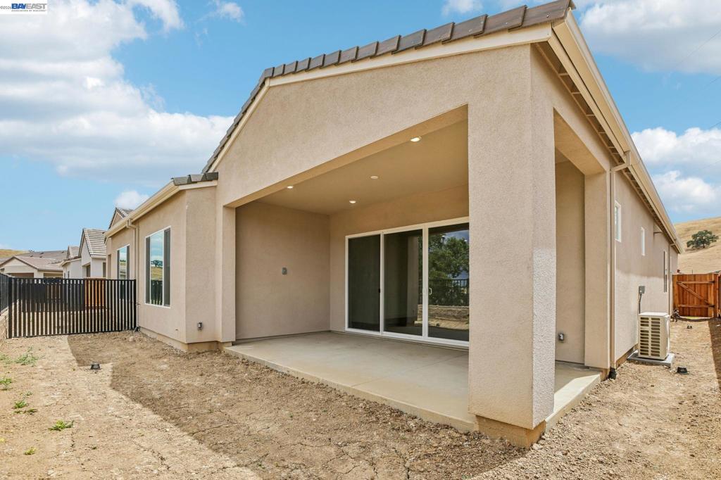 1079 Riverbend Drive Property Photo 23