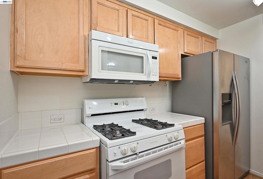280 Caldecott Ln 221 Property Photo 11