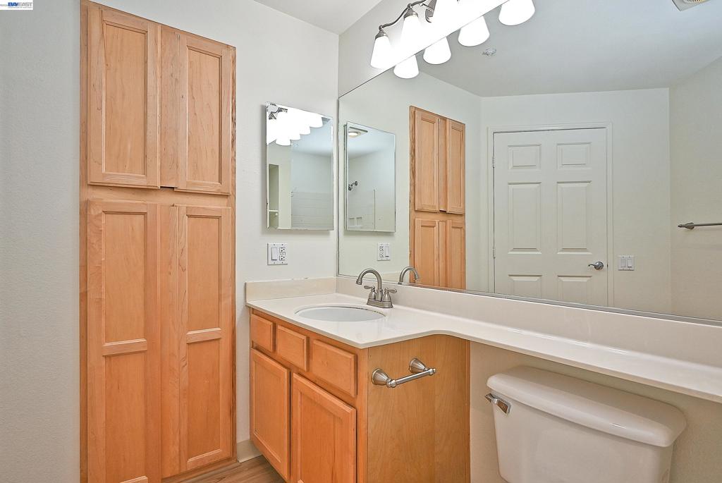 280 Caldecott Ln 221 Property Photo 15