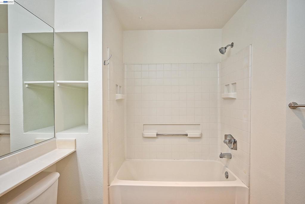 280 Caldecott Ln 221 Property Photo 18