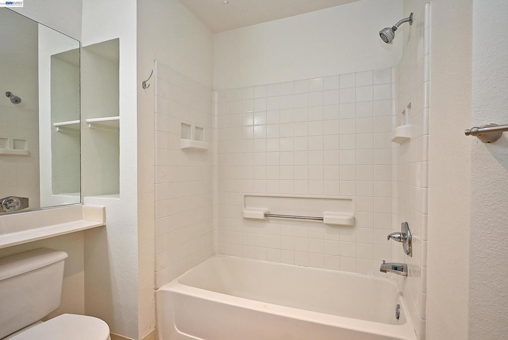 280 Caldecott Ln 221 Property Photo 19