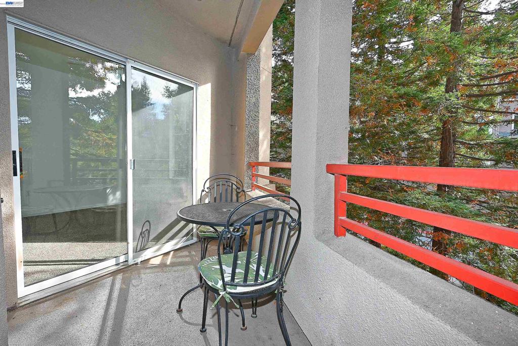 280 Caldecott Ln 221 Property Photo 21