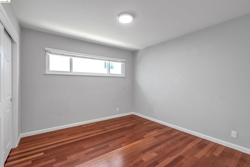 733 40th St Property Photo 19
