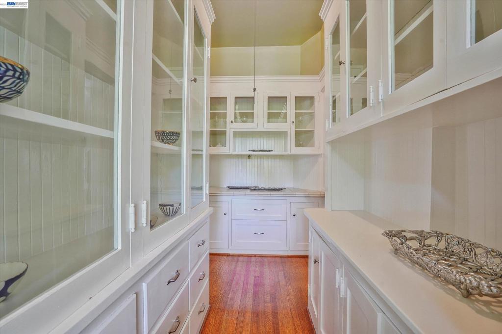 2056 Santa Clara Ave Property Photo 12