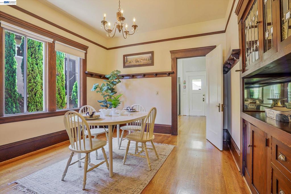 2056 Santa Clara Ave Property Photo 18