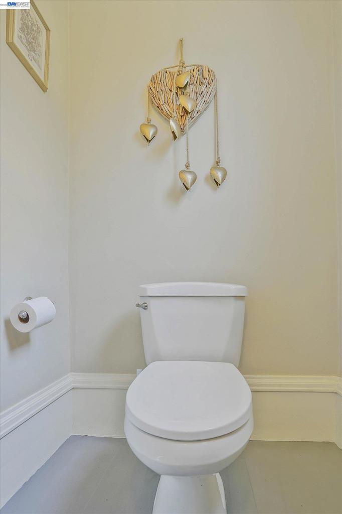 2056 Santa Clara Ave Property Photo 22