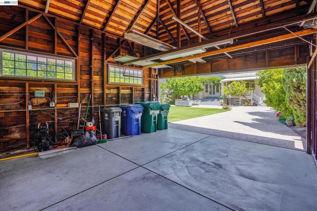 2056 Santa Clara Ave Property Photo 29