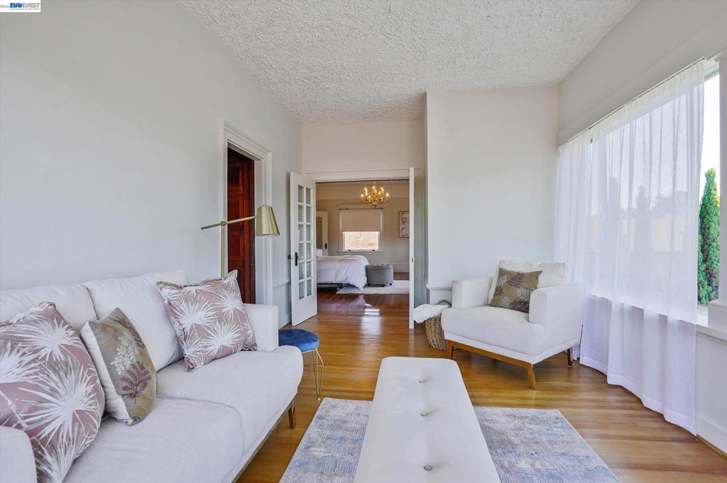 2056 Santa Clara Ave Property Photo 39