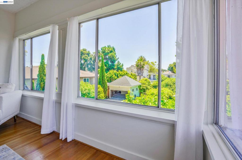 2056 Santa Clara Ave Property Photo 40